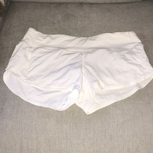 LuLu Lemon white shorts Sz 6